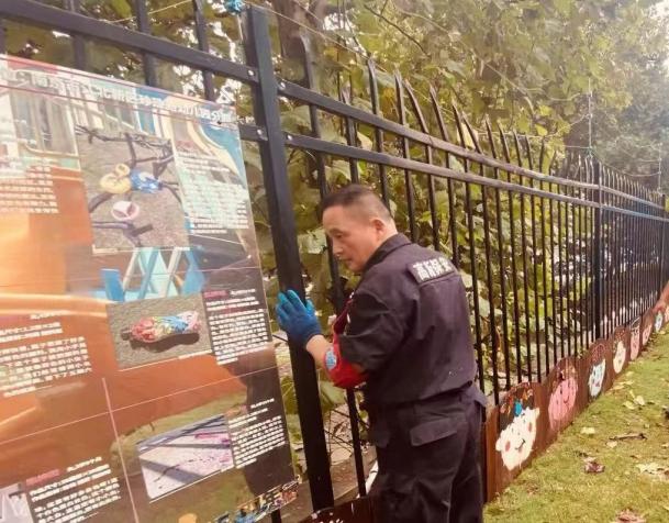 C:/Users/BA/Desktop/風(fēng)雨過(guò)后南京保安迅速行動(dòng)，恢復(fù)安“寧”面貌/8.jpg8